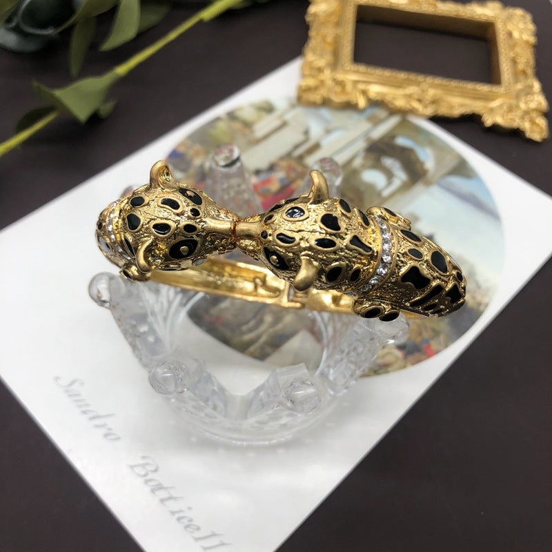 Retro Animal Alloy Plating Inlay Zircon Women's Bangle