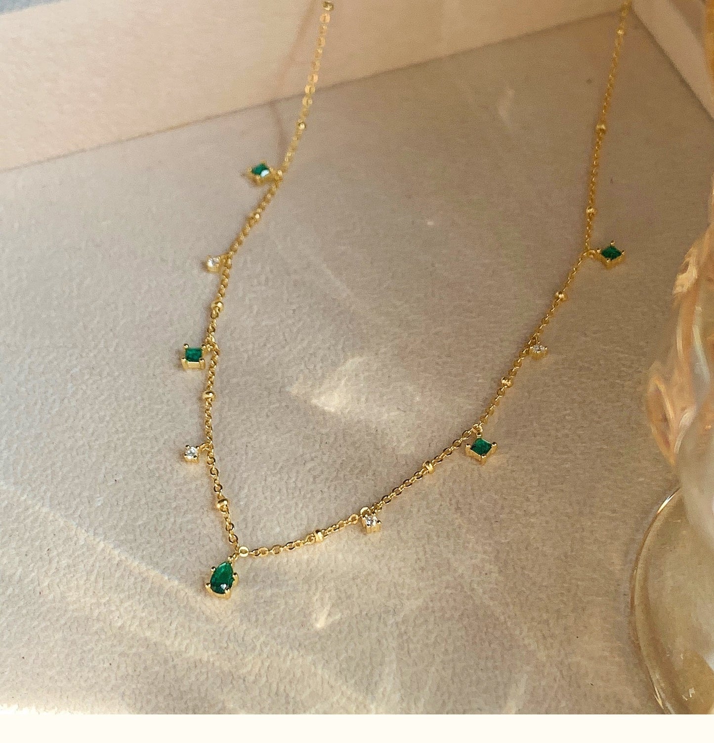 Vintage Emerald Gold-Plated Clavicle Chain Necklace in S925 Silver