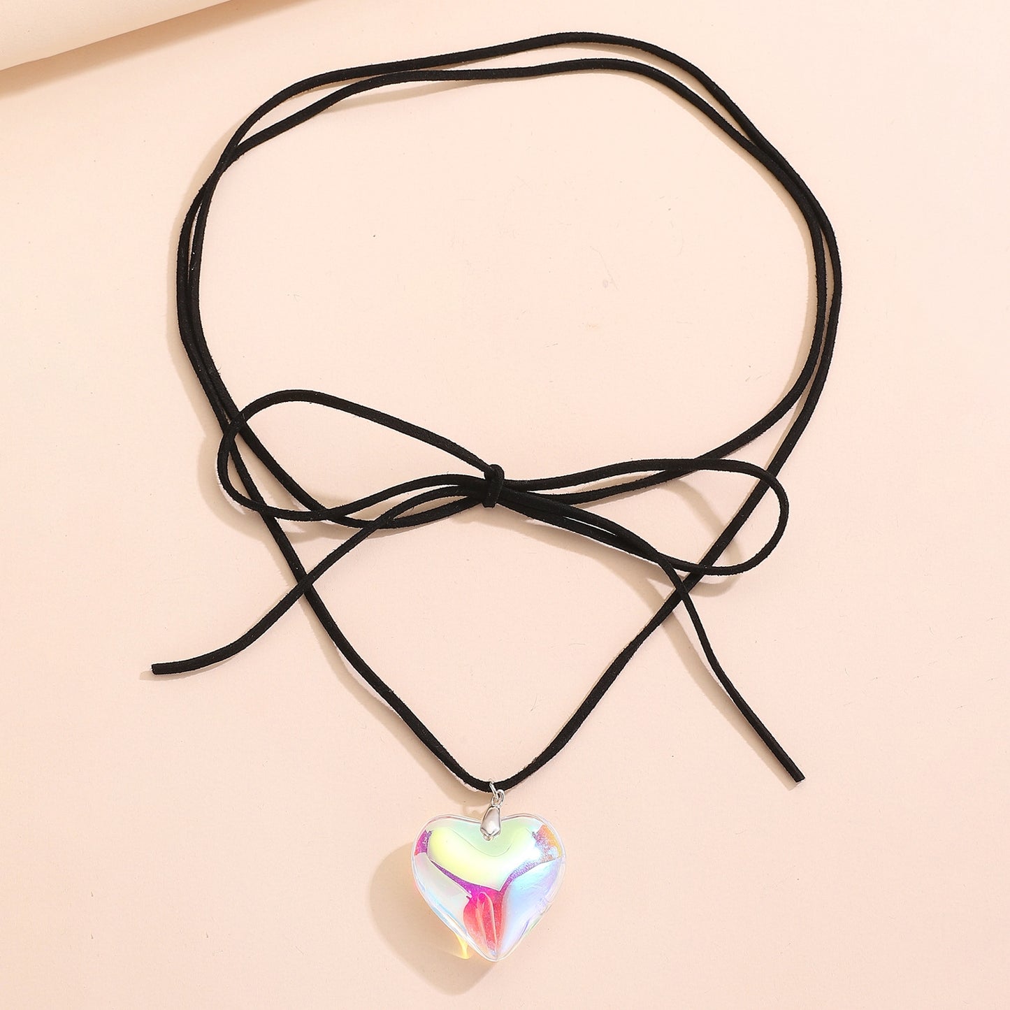 Retro Heart Shape Pendant Necklace with Adjustable Velvet Cord