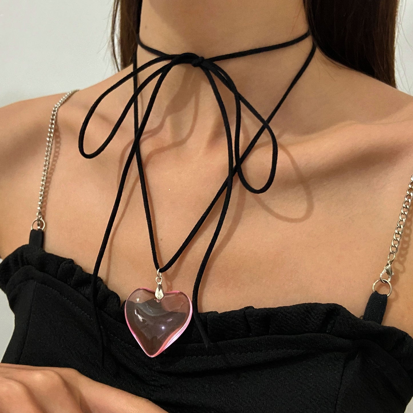 Retro Heart Shape Pendant Necklace with Adjustable Velvet Cord