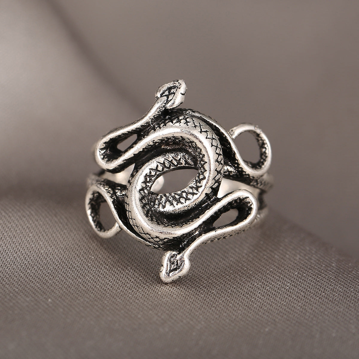 Retro Punk Snake Ring - Fashionable Serpent Design Ring