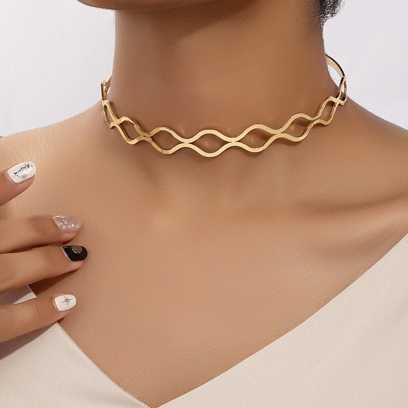 Retro Geometric Gold Plated Women's Choker Necklace