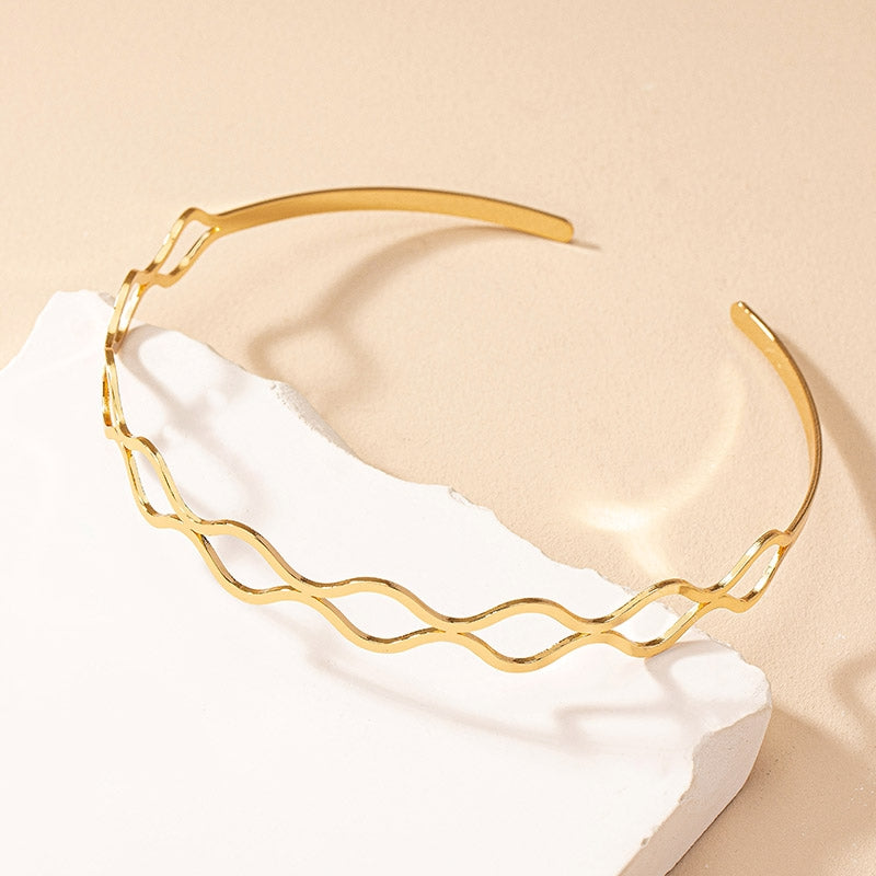 Retro Geometric Gold Plated Women's Choker Necklace