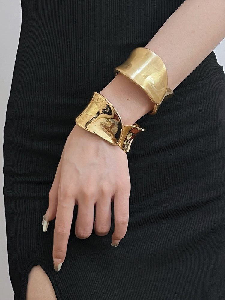 Retro Solid Color Alloy Plated Women's Open Cuff Bracelet