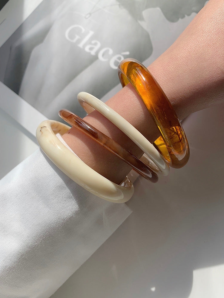 Retro Amber Pattern Acrylic Bangle Bracelet for Women