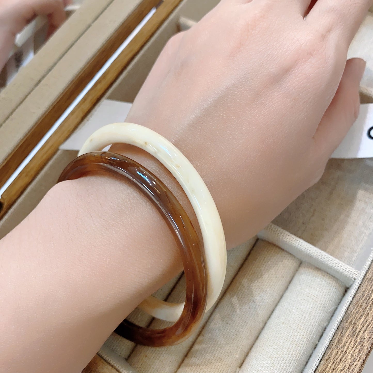 Retro Geometric Resin Bangle for Women