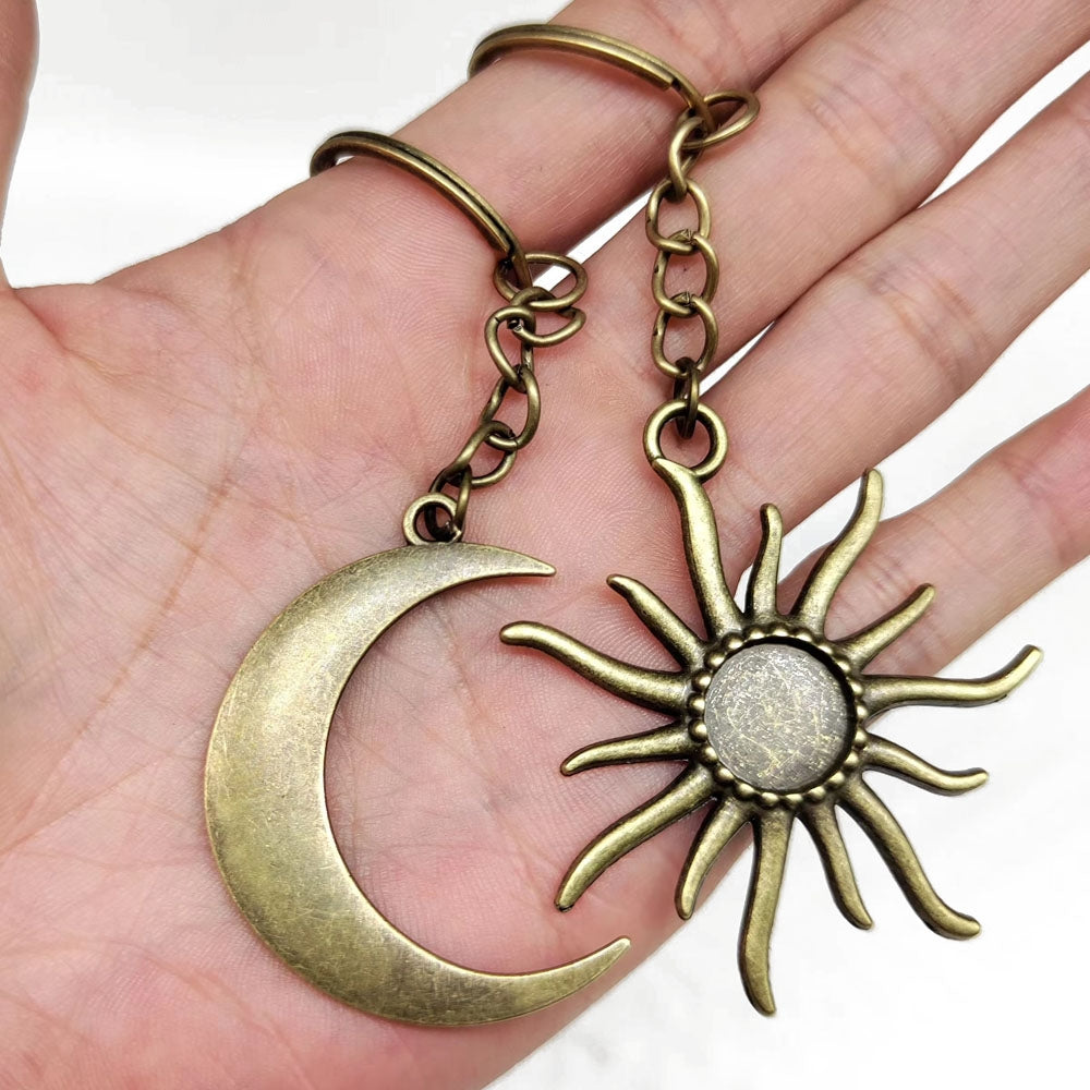 Retro Sun Moon Gold Plated Alloy Keychain Pendant