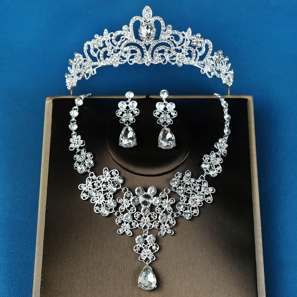 Retro Zircon Inlay Crown Set for Brides and Special Occasions