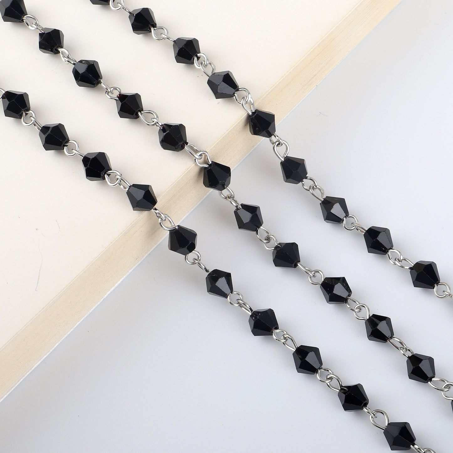 Simple Handmade Black Crystal Glasses Chain