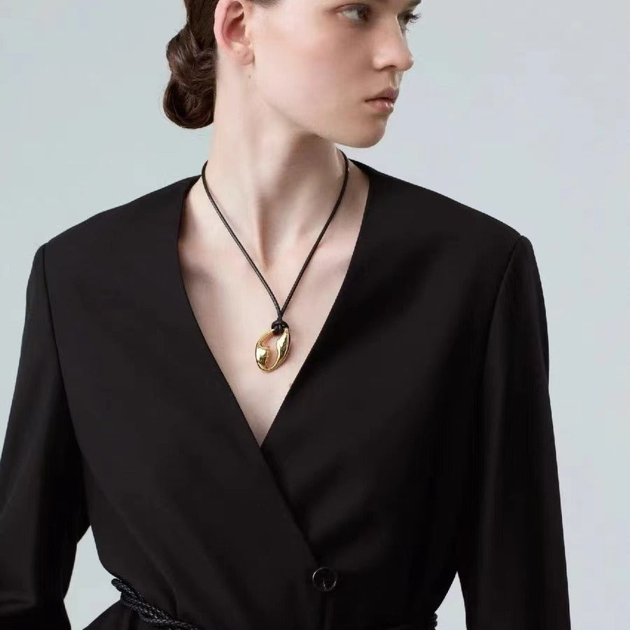 Color Block Imitation Leather Necklace with Gold T-Bar Pendant and Vintage Chain Design