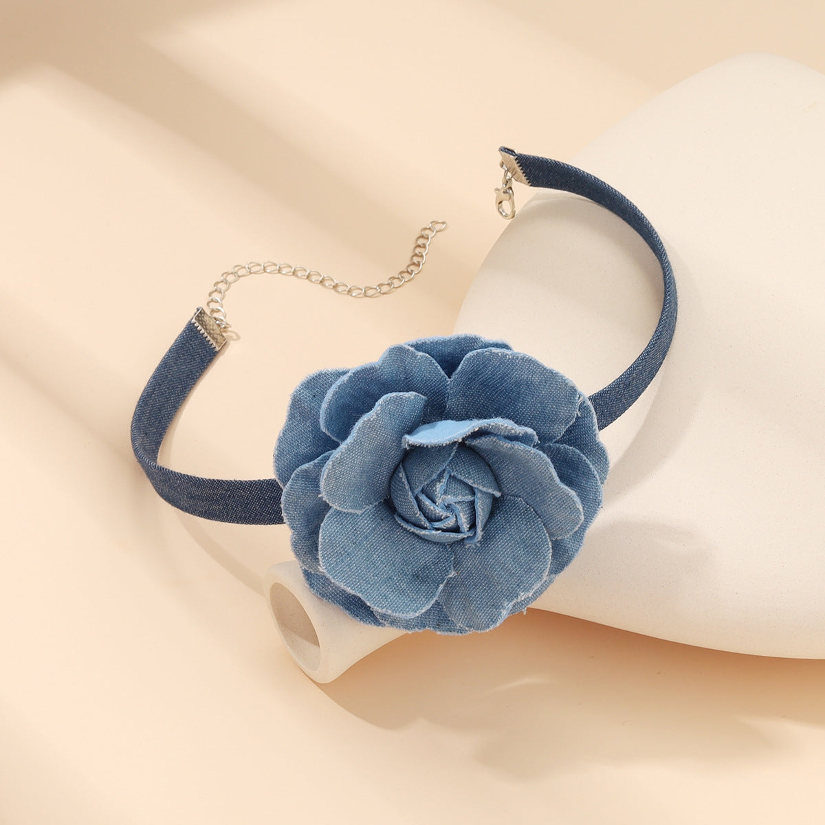 Minimalist Floral Denim Alloy Choker Necklace with Tassel Design