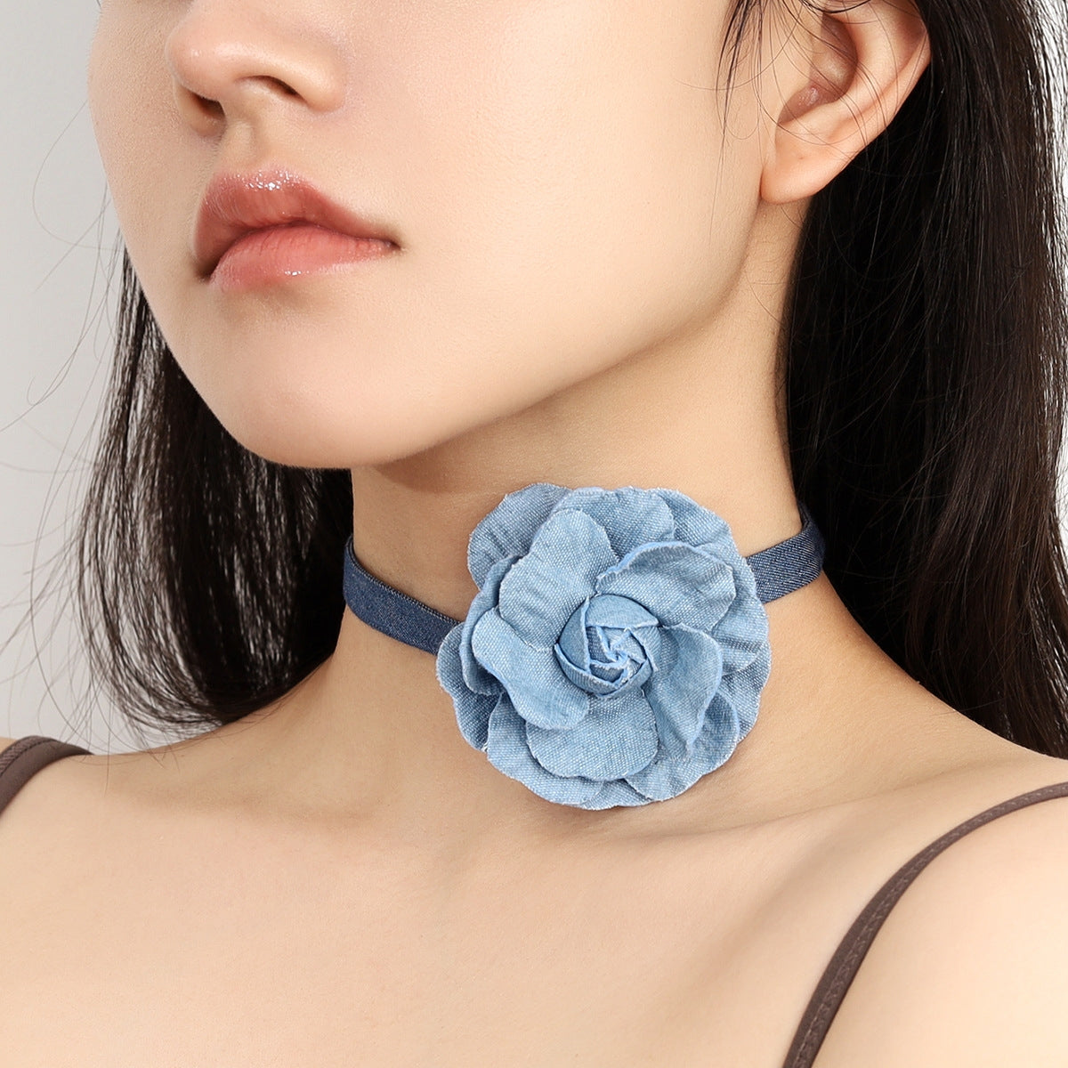 Minimalist Floral Denim Alloy Choker Necklace with Tassel Design