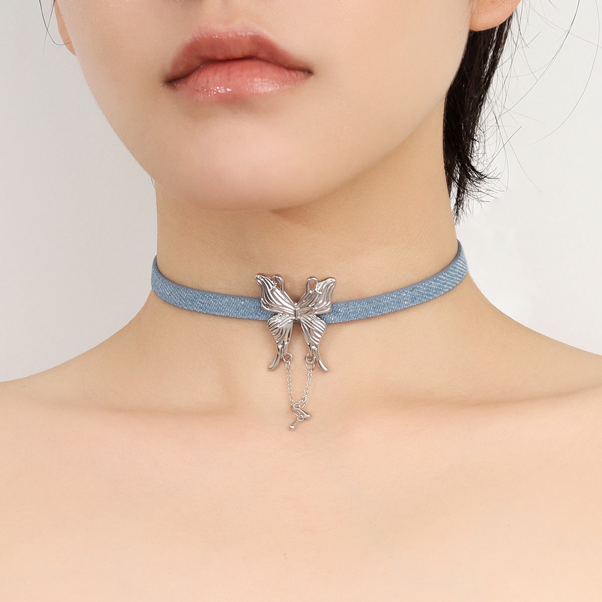 Minimalist Floral Denim Alloy Choker Necklace with Tassel Design