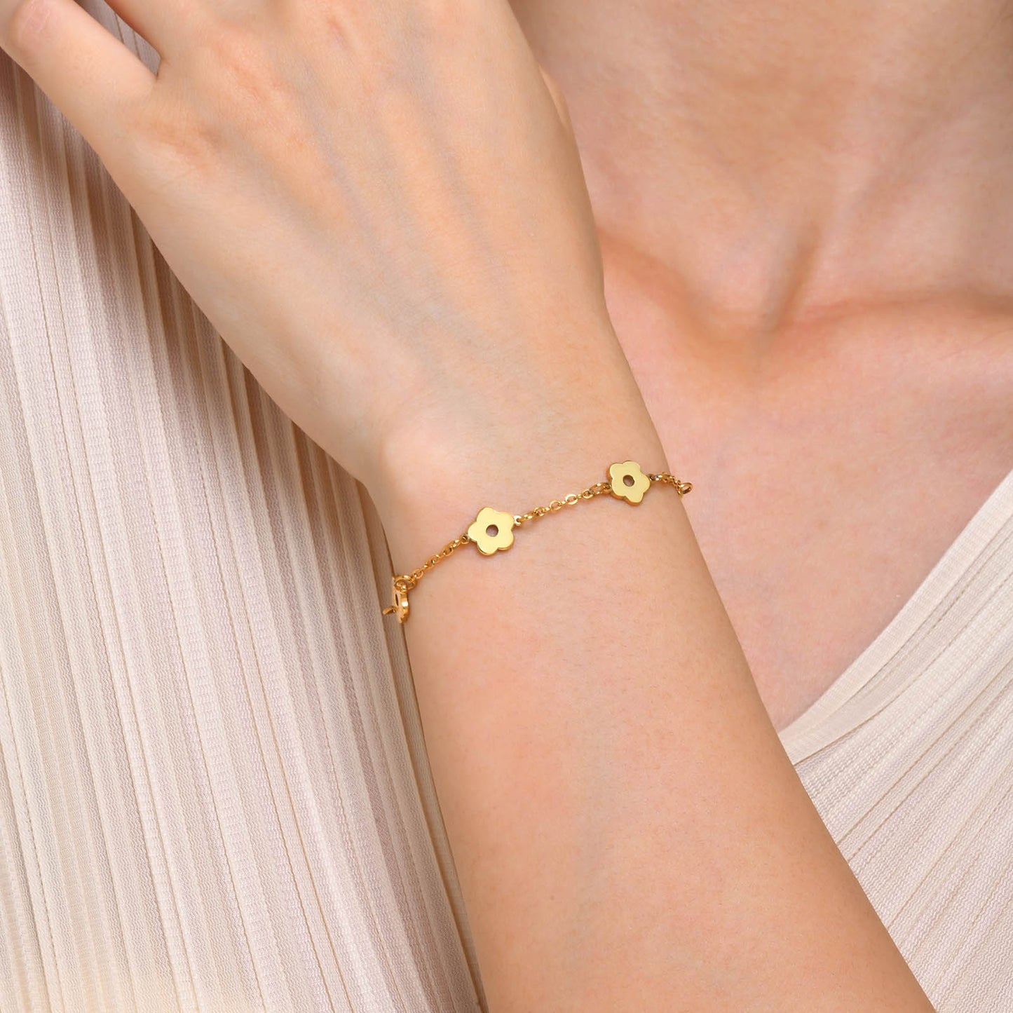 Simple Floral 18k Gold Plated Stainless Steel Bracelet