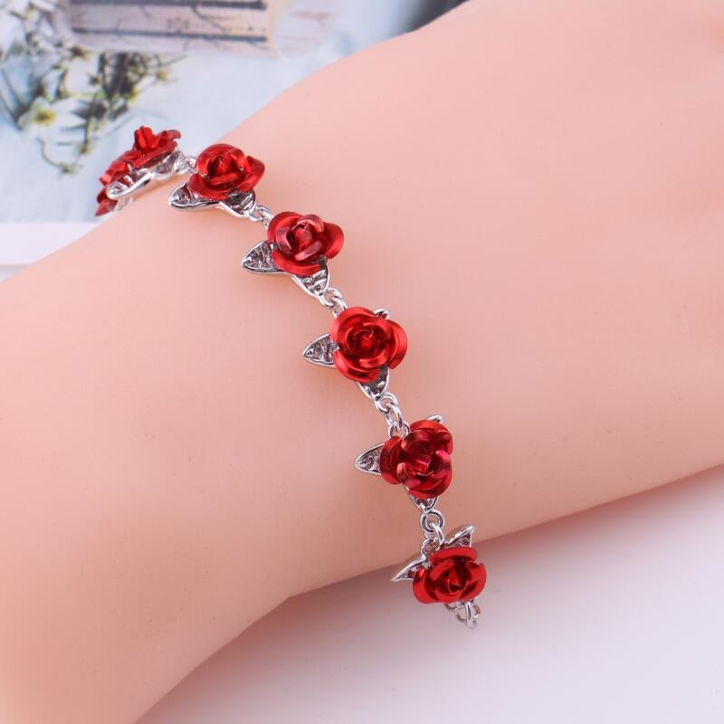 Simple Gold Plated Flower Alloy Women's Bracelet