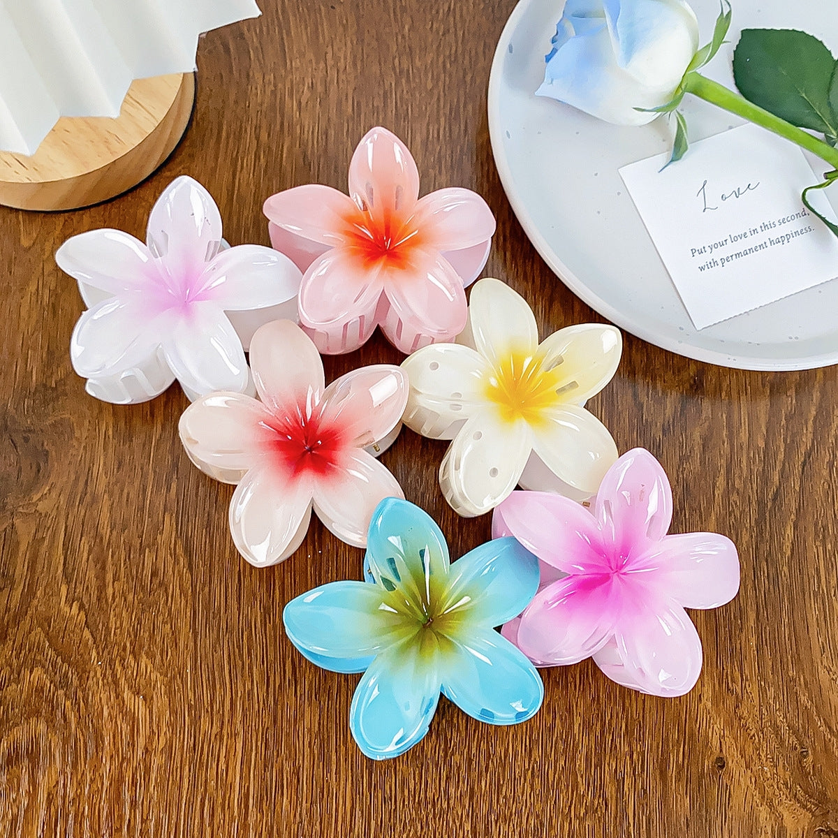 Simple Retro Floral Resin Hair Claw Clip