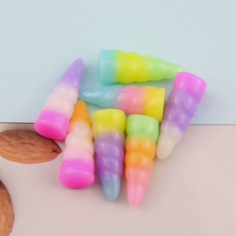 Simple Geometric Resin Jewelry Accessories - Gold Gradient Unicorn Horn DIY Pack (200 Pieces)