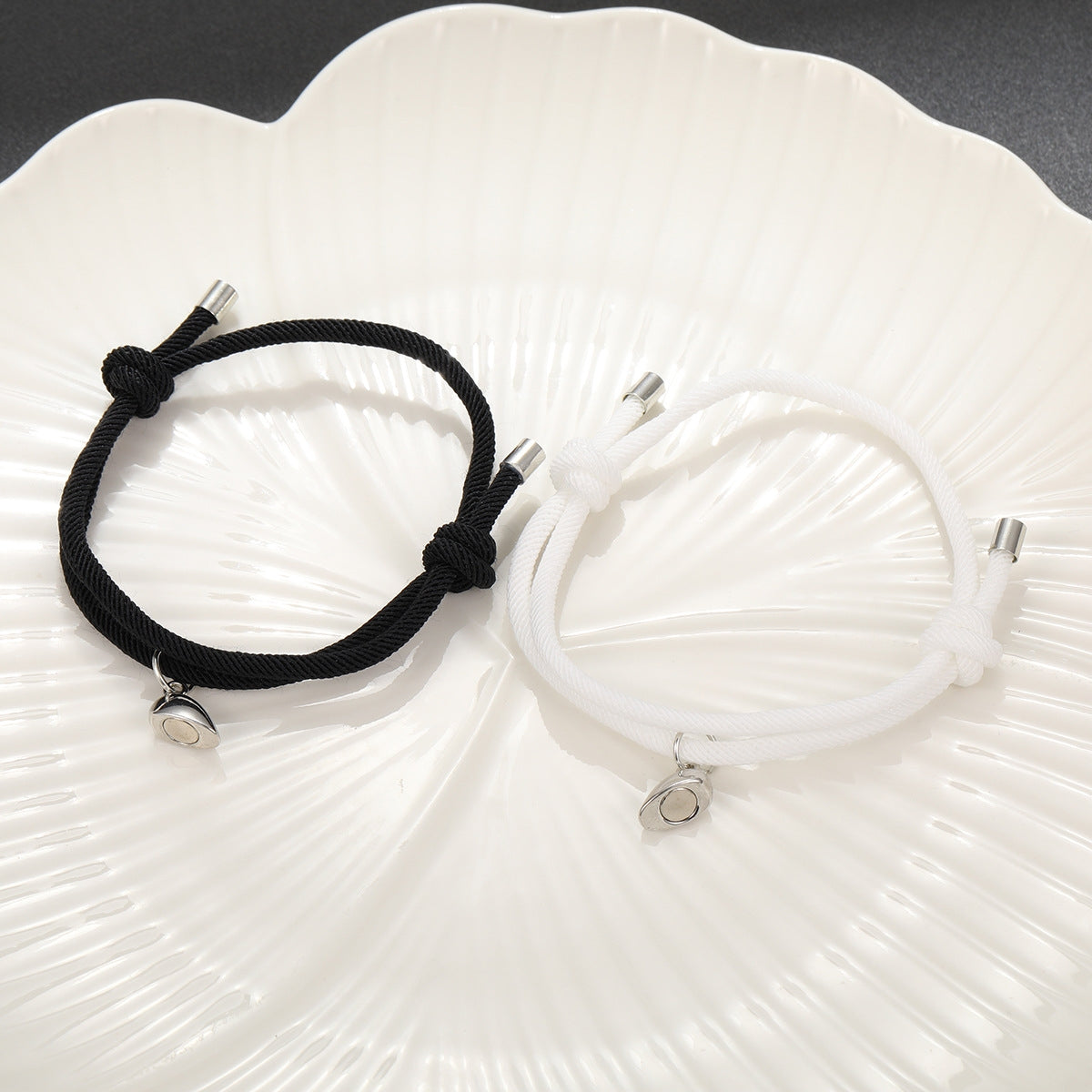 Simple Heart Shape Alloy Resin Rope Couple Bracelets - Black and White Magnetic Attraction