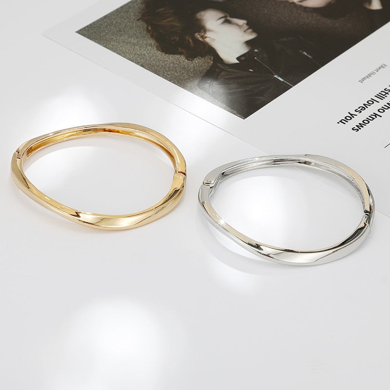 Minimalist Solid Color Alloy Women's Bangle Bracelet