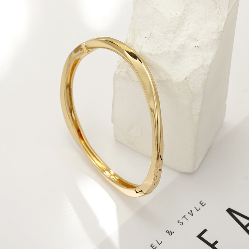 Minimalist Solid Color Alloy Women's Bangle Bracelet