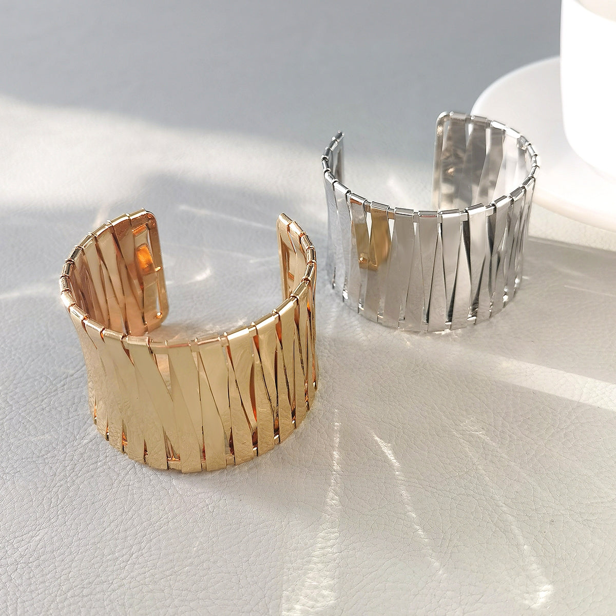 Simple Style Solid Color Alloy Women's Wide Cuff Bracelet