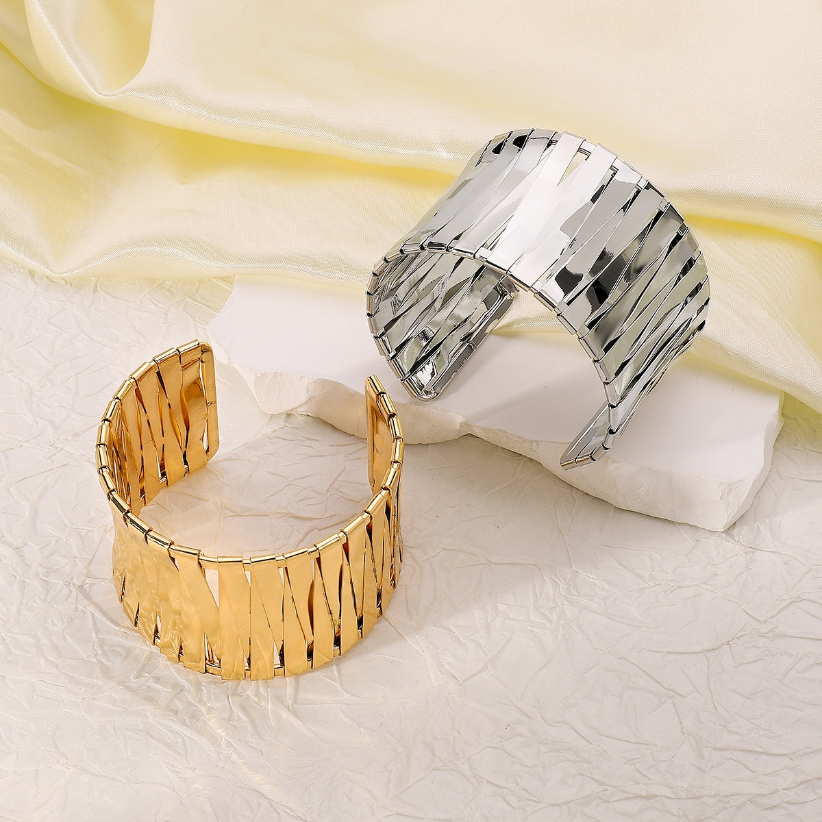 Simple Style Solid Color Alloy Women's Wide Cuff Bracelet