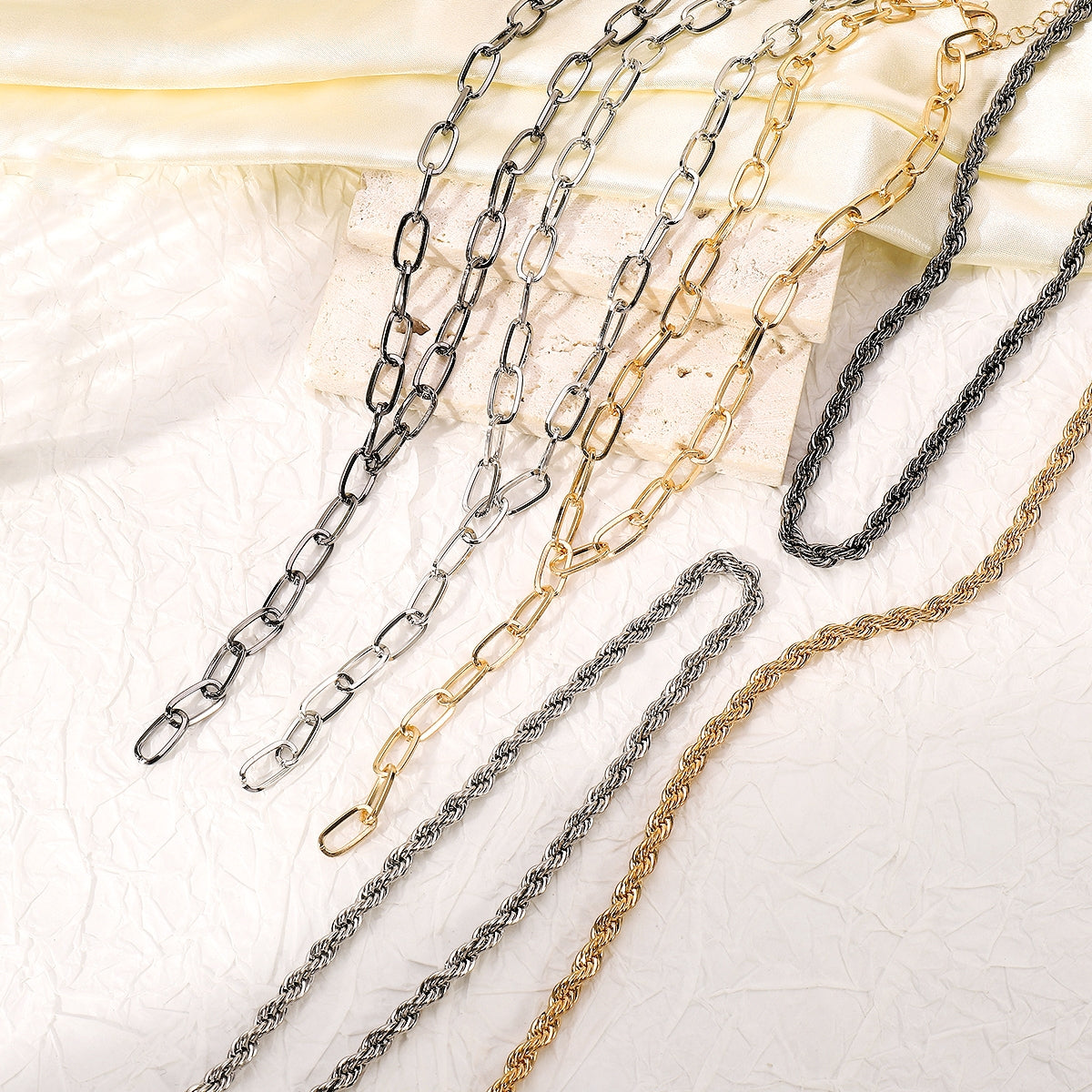 Simple Style Solid Color Alloy Layered Tassel Chain Necklace