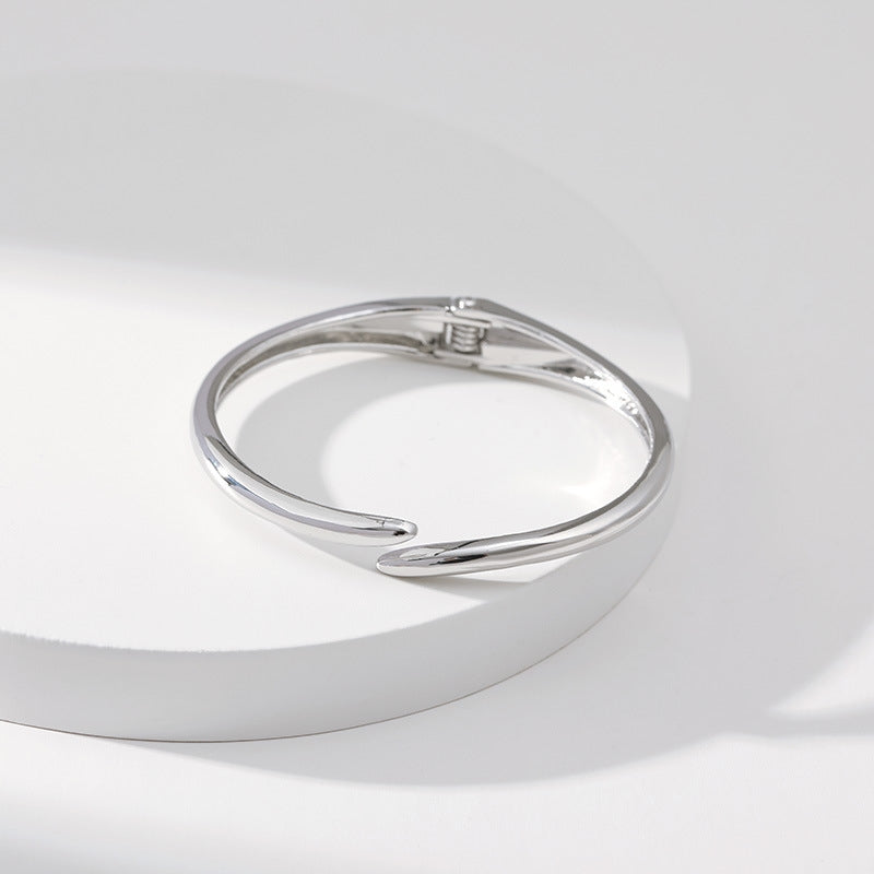 Simple Style Gold Plated Women's Fashion Bangle