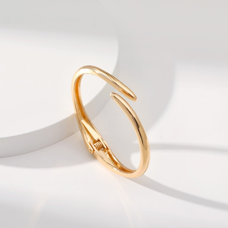 Simple Style Gold Plated Women's Fashion Bangle