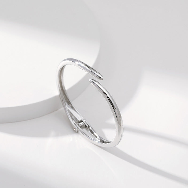 Simple Style Gold Plated Women's Fashion Bangle