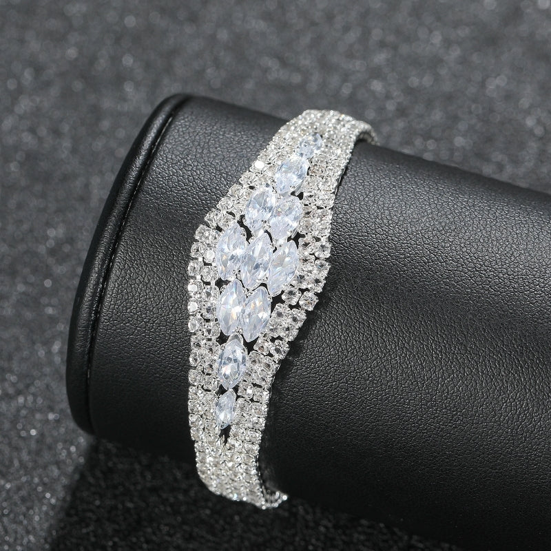 Elegant Rhinestone Diamond Elastic Women's Bracelet for Weddings and Fashion Trends