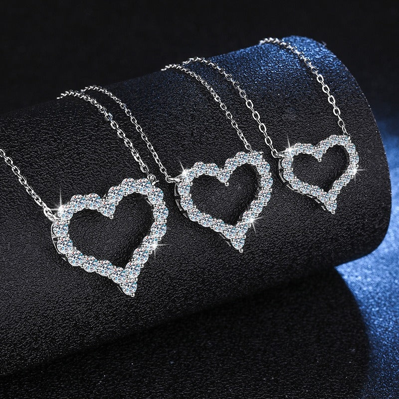 Sterling Silver Hollow Out Inlay Heart Shape Moissanite High Carbon Diamond Necklace