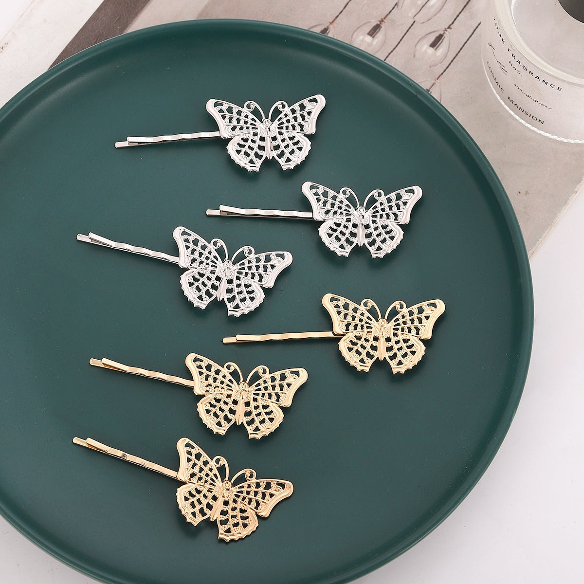 Sweet Butterfly Metal Hair Clip - Minimalist Fashion Hair Accessory