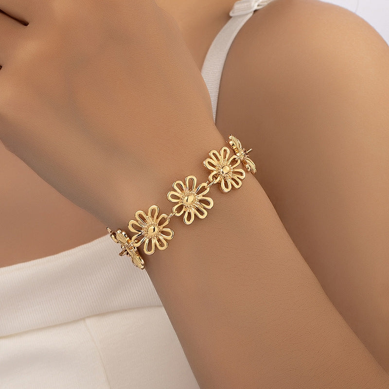 Elegant Floral Alloy Bracelets - Women's Fashionable Luxury Hand Accessories