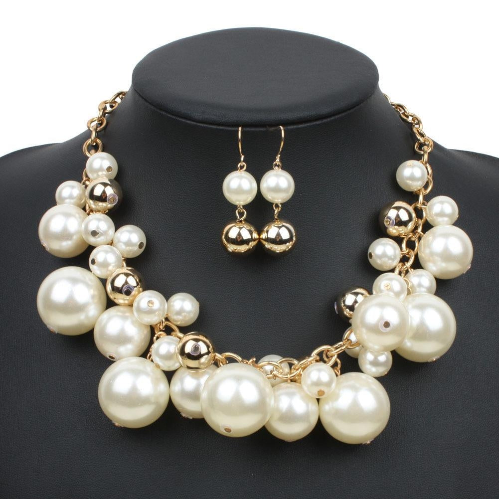 Elegant Geometric Imitation Pearl Clavicle Necklace