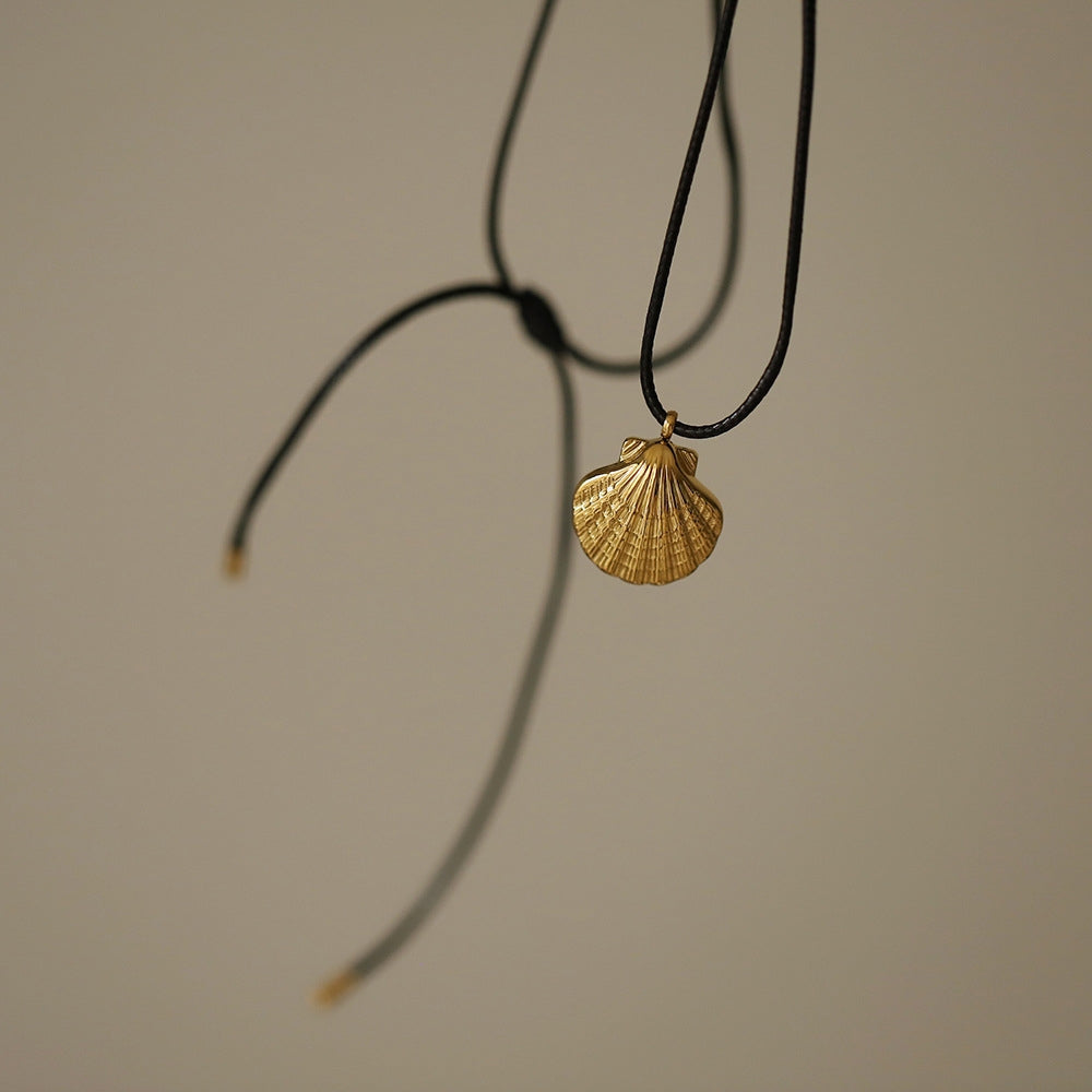 18K Gold Plated Stainless Steel Scallop Pendant Necklace with Leather Rope - Marine Style