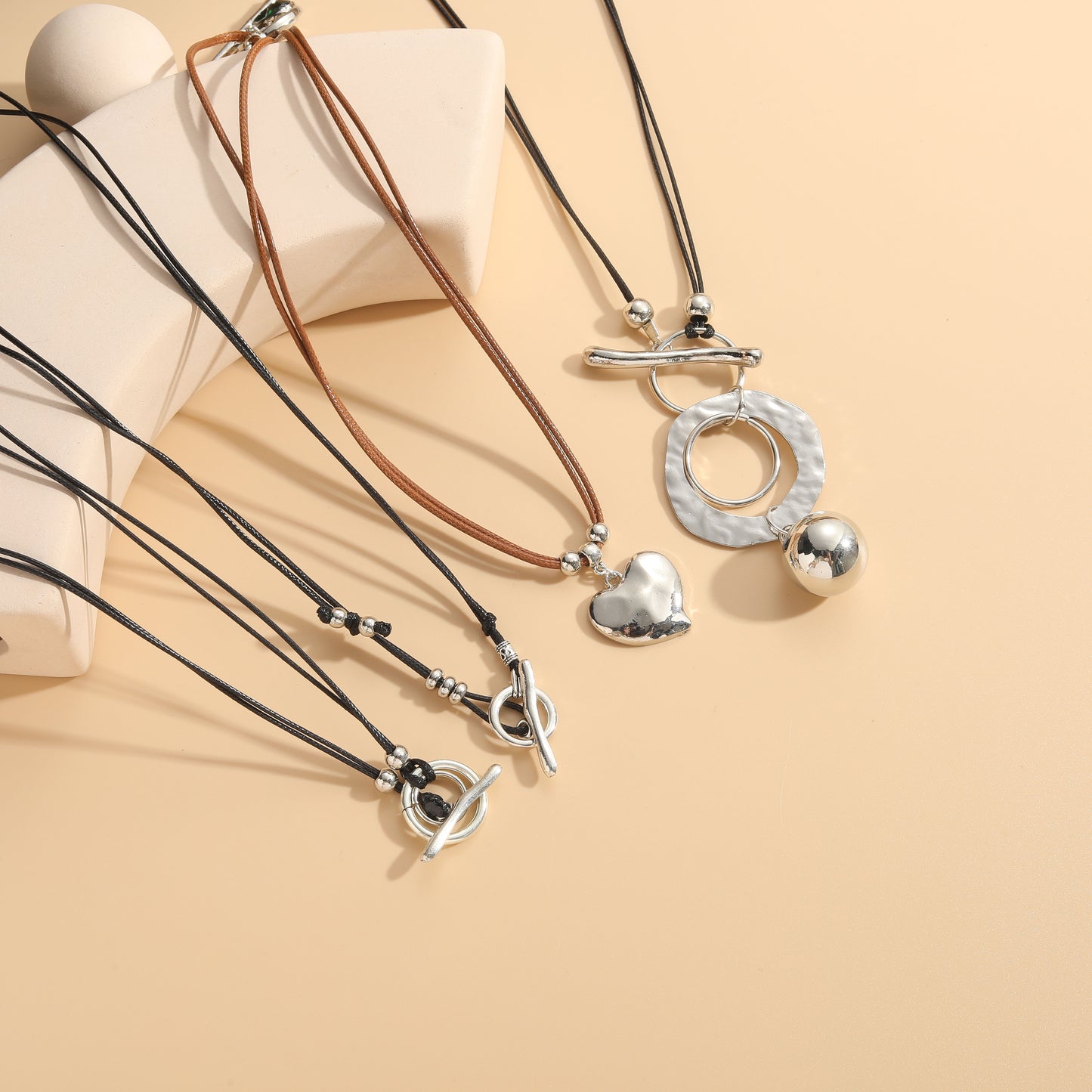 Vintage Geometric Heart Alloy Pendant Necklace