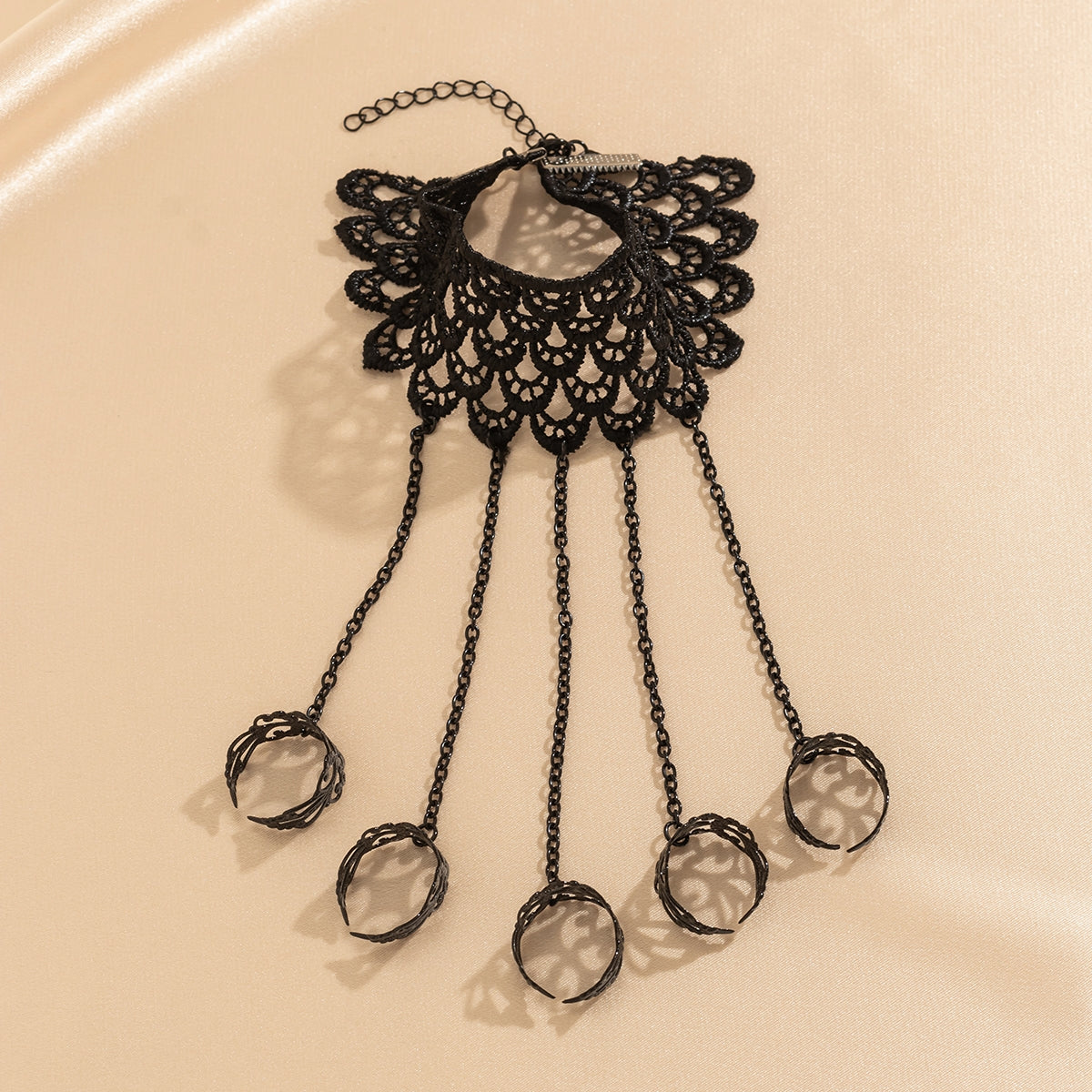 Vintage Irregular Round Monogram Lace Chain Women's Bracelet Set with Exaggerated Armor Style Fingertip Accessories
