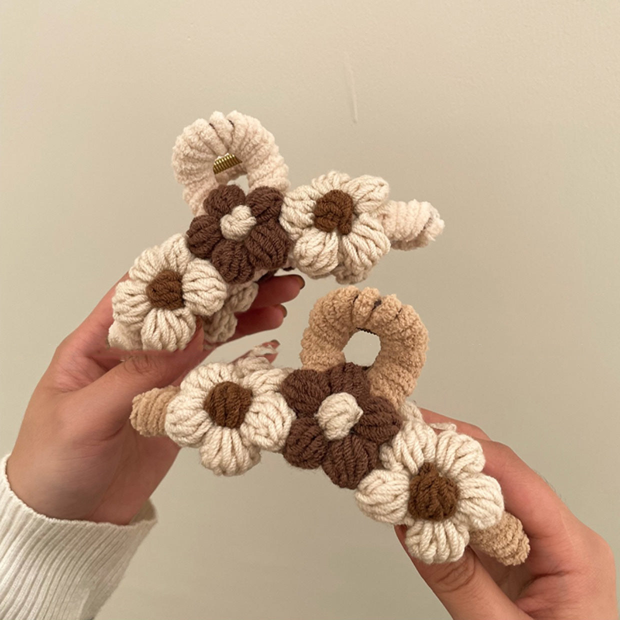 Vintage Flower Knitted Plush Hair Claw Clip