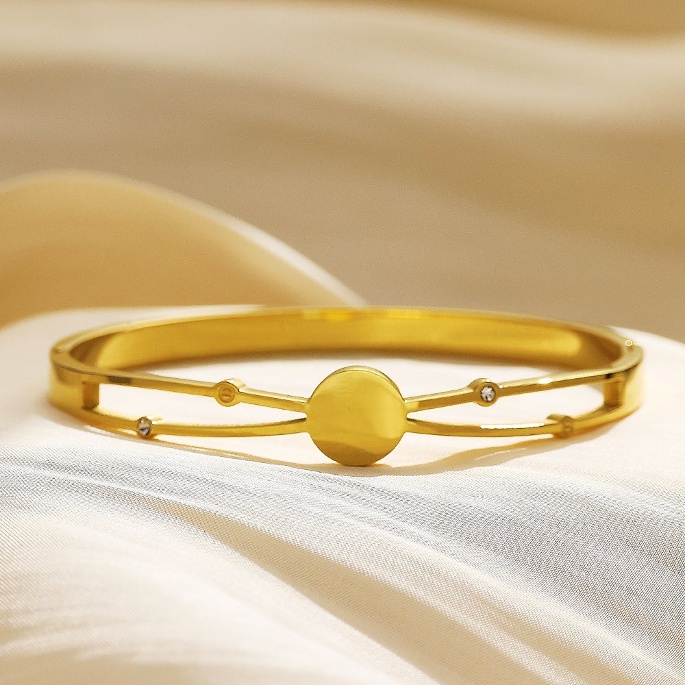 Vintage European and American Style 18K Gold Plated Stainless Steel Bangle with Fine Diamonds for Women