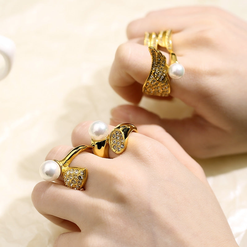 Elegant Retro Geometric Titanium Steel Pearl Rhinestone 18K Gold Plated Rings