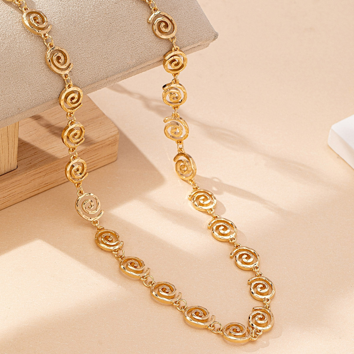 Elegant Geometric Zinc Alloy Waist Chain for Parties and Everyday Wear