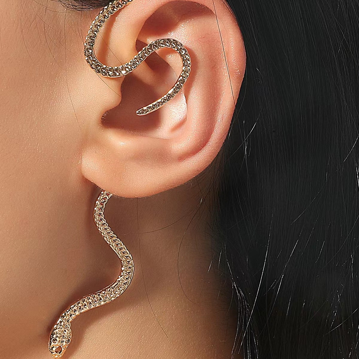 Geometric Snake Design Metal Ear Clips with Artificial Diamond Inlay