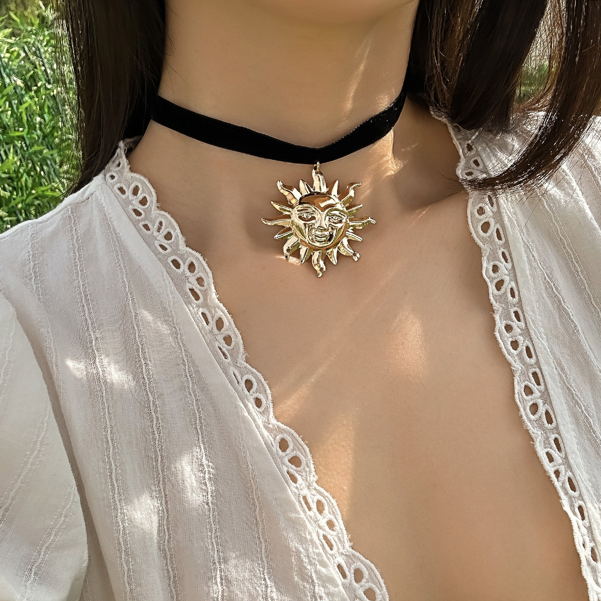 Vintage Sunflower Choker Necklace with Flannel and Iron Plating