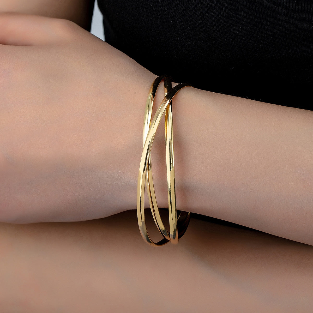 Simple Style Solid Color Triple Ring Iron Bangle - Fashionable Minimalist Jewelry 2024