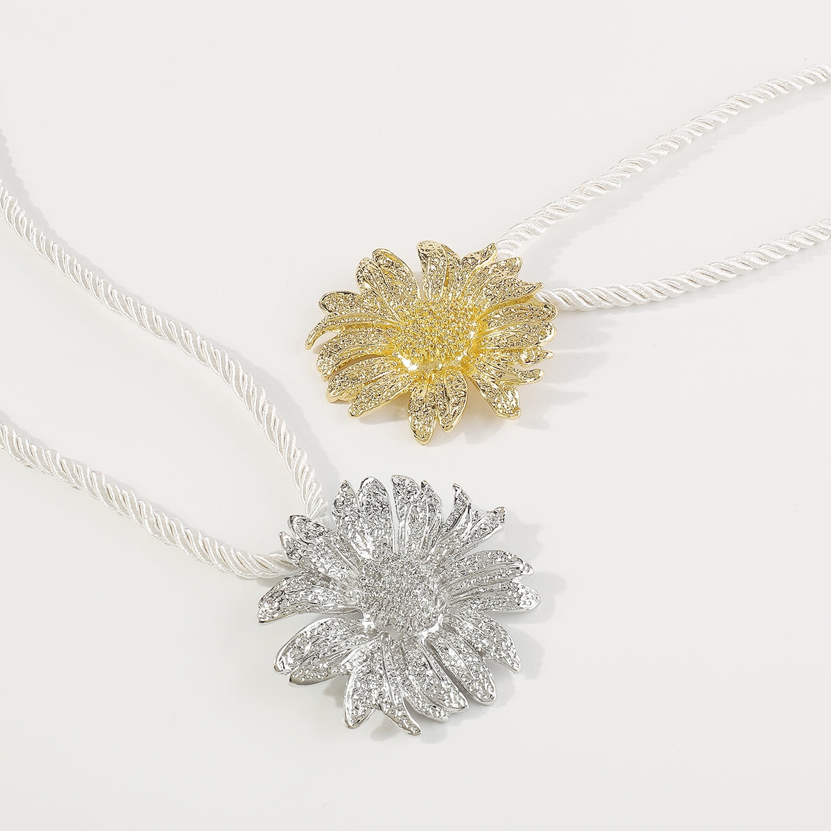 Vintage Sunflower Pendant Necklace and Earrings Set - Alloy Braid Rope Design