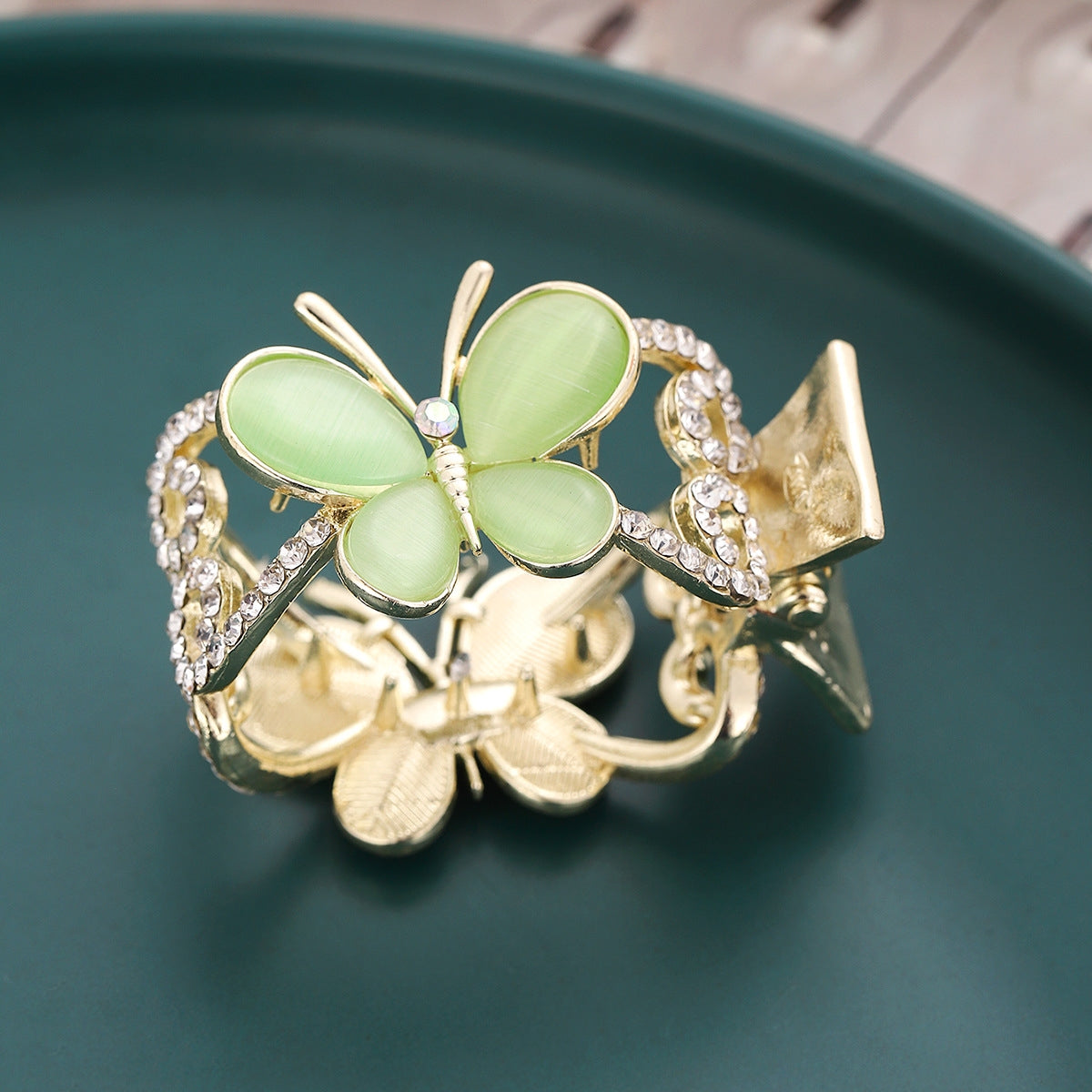 Elegant Women's Butterfly & Clover Hair Claw Clip - Korean Style Hair Accessories