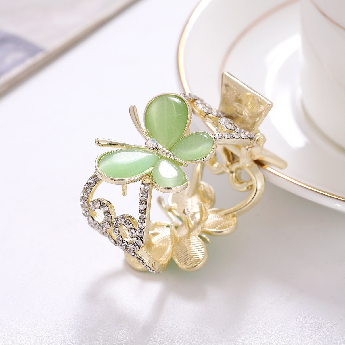 Elegant Women's Butterfly & Clover Hair Claw Clip - Korean Style Hair Accessories