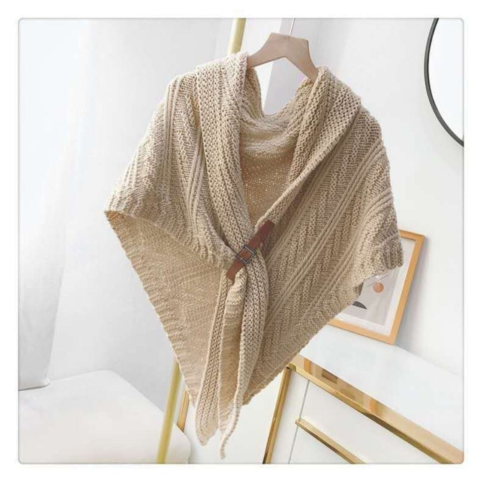 Women's Elegant Knit Triangle Scarf with Buckle