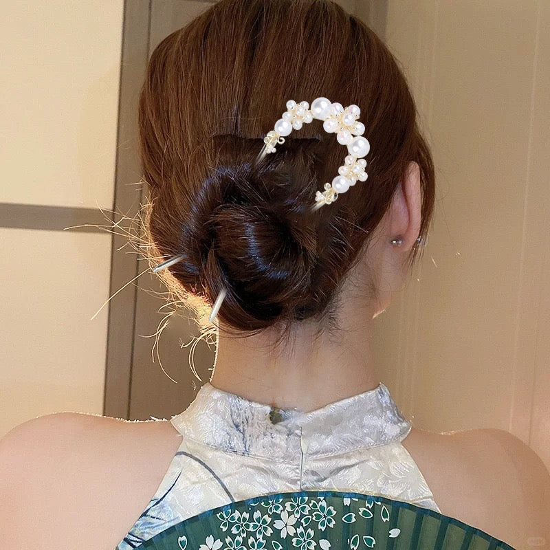 Women's Elegant Pearl Flower Alloy Hairpin - Modern Simple U-Shaped Design